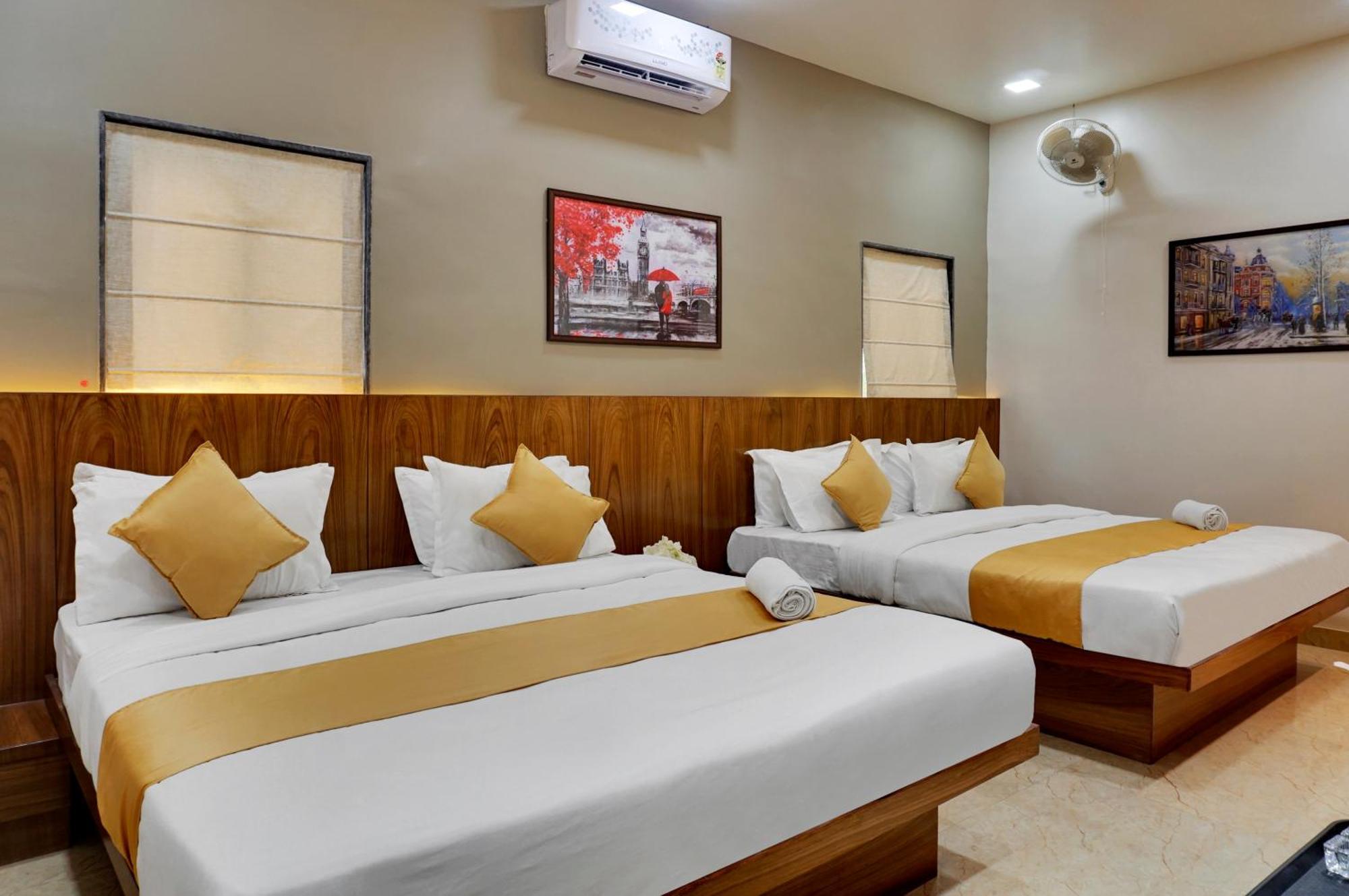 Hotel Sayba Executive Pune Esterno foto