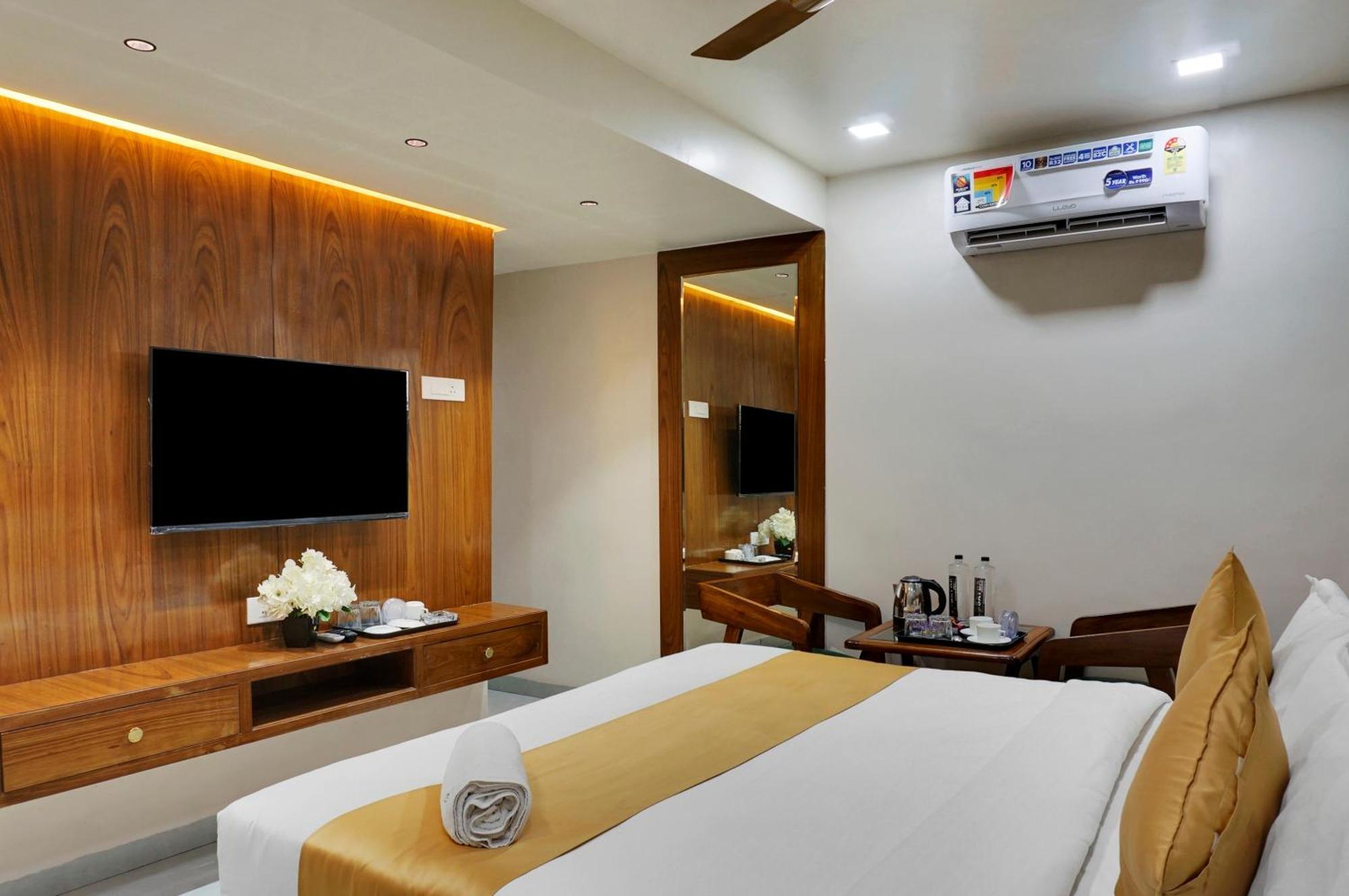 Hotel Sayba Executive Pune Esterno foto