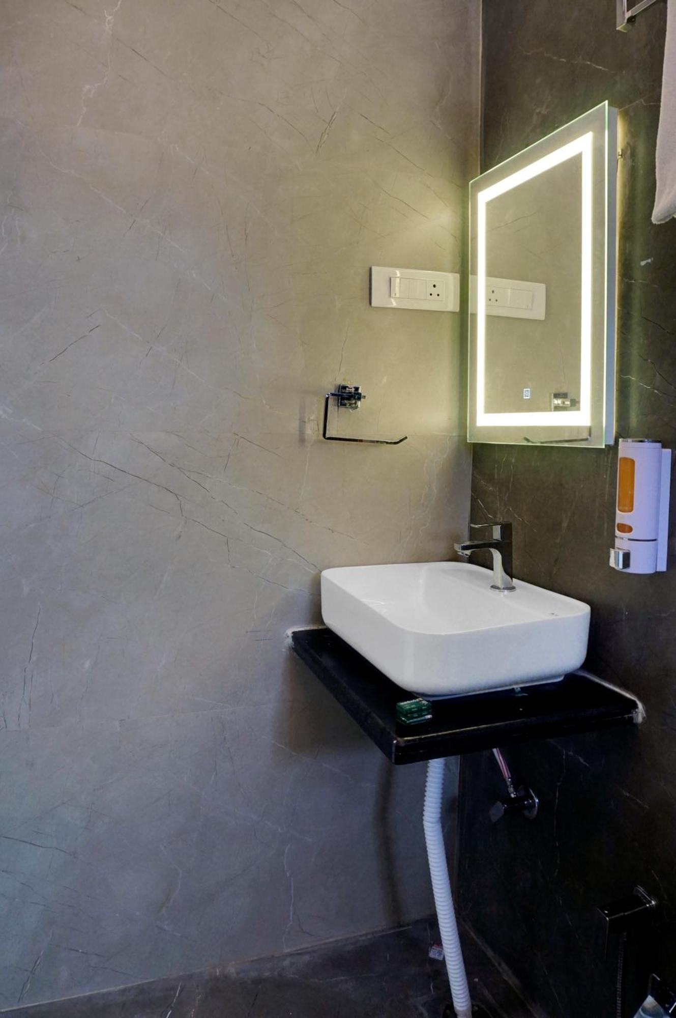 Hotel Sayba Executive Pune Esterno foto